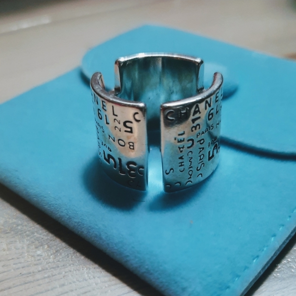 Silver Ring With Engraved Writing. Comes With Tiffany Blue Snap Jewelry Bag - Picture 3 of 5